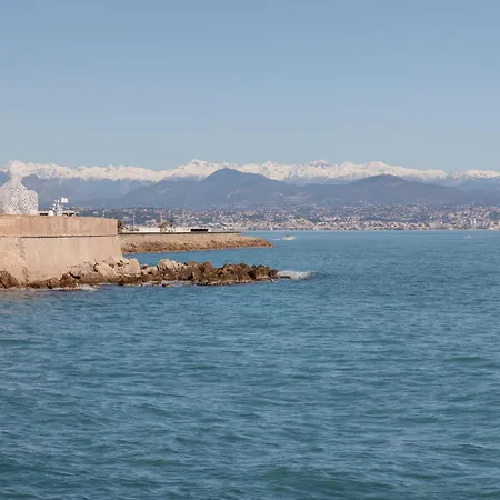 Apartment La Pinede Centre Juan Les Pins, 100m Des Plages Antibes